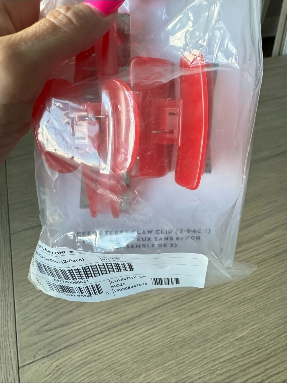 NWT 💋 Alo Yoga Bright Red Hair Claw Clips (2-Pack)